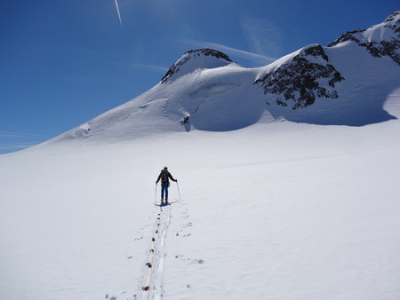 समूह या सोलो ट्रेक के लिए पैकिंग लिस्ट में क्या अंतर हो सकते हैं